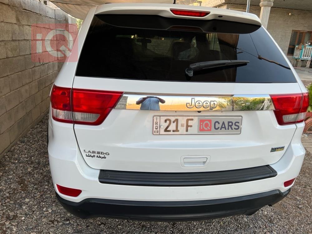 جیپ گراند شیرۆکی